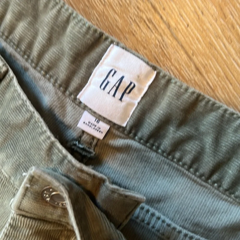 GAP Green Jean Shorts with Frayed Hem Size 16